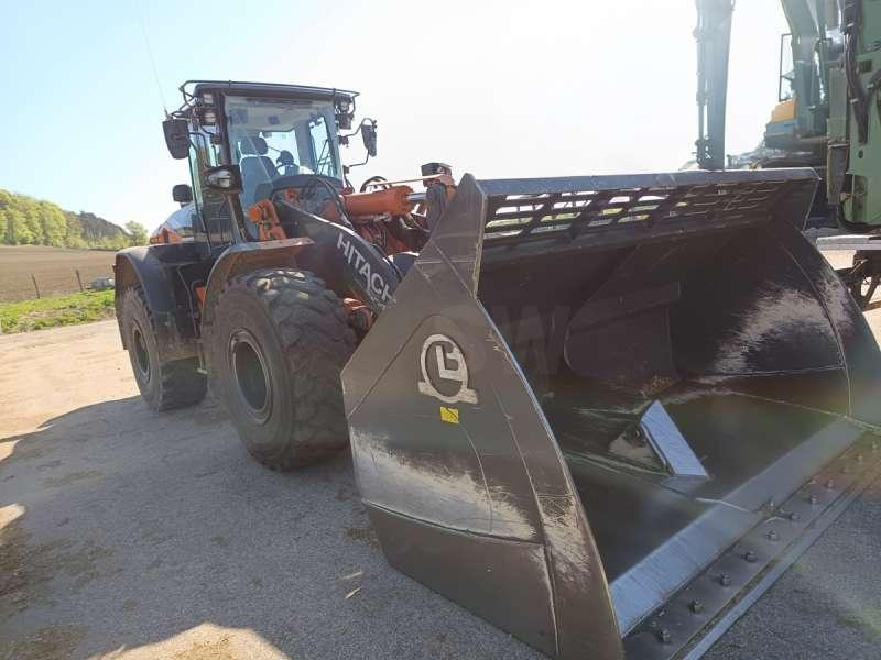 Hitachi ZW220-7 - Kolový nakladač: obrázek 2 Hitachi ZW220-7 - Kolový nakladač: obrázek 2