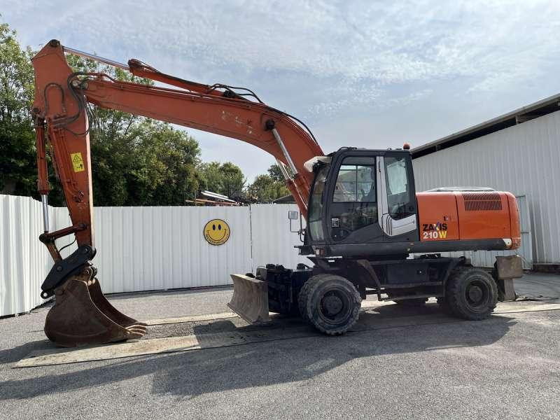 Hitachi ZX210W-3 - Kolesové rýpadlo: obrázek 1 Hitachi ZX210W-3 - Kolesové rýpadlo: obrázek 1