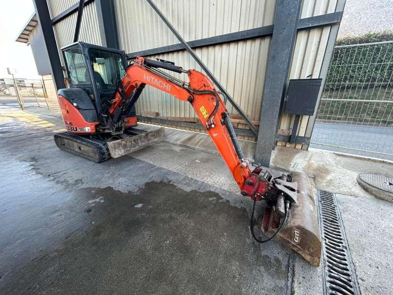 Hitachi ZX33U-5A CLR - Mini rýpadlo: obrázek 2 Hitachi ZX33U-5A CLR - Mini rýpadlo: obrázek 2