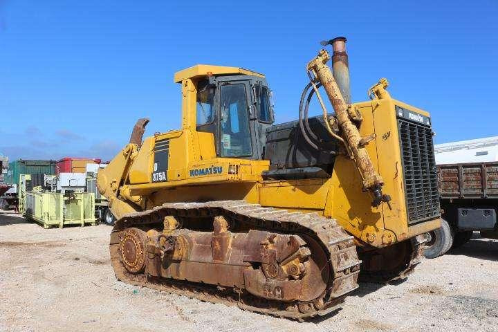 Komatsu Bulldozer D375A-1 - Buldozer: obrázek 1 Komatsu Bulldozer D375A-1 - Buldozer: obrázek 1