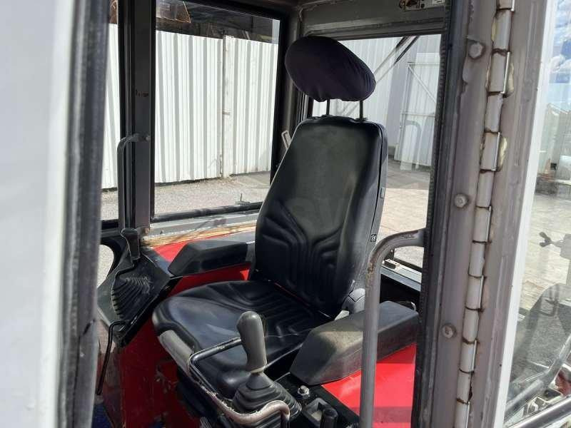 Pásový nakladač Komatsu D31S-20: obrázek 32