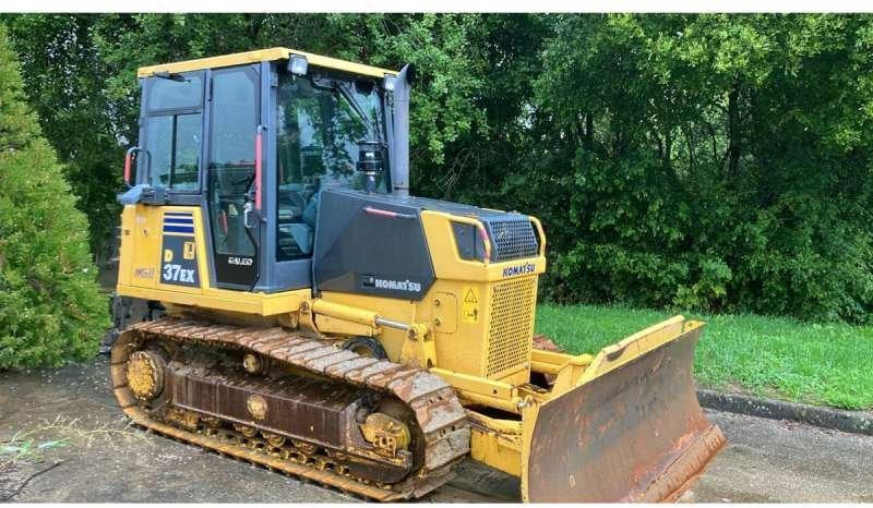 Komatsu D37EX - Buldozer: obrázek 1 Komatsu D37EX - Buldozer: obrázek 1