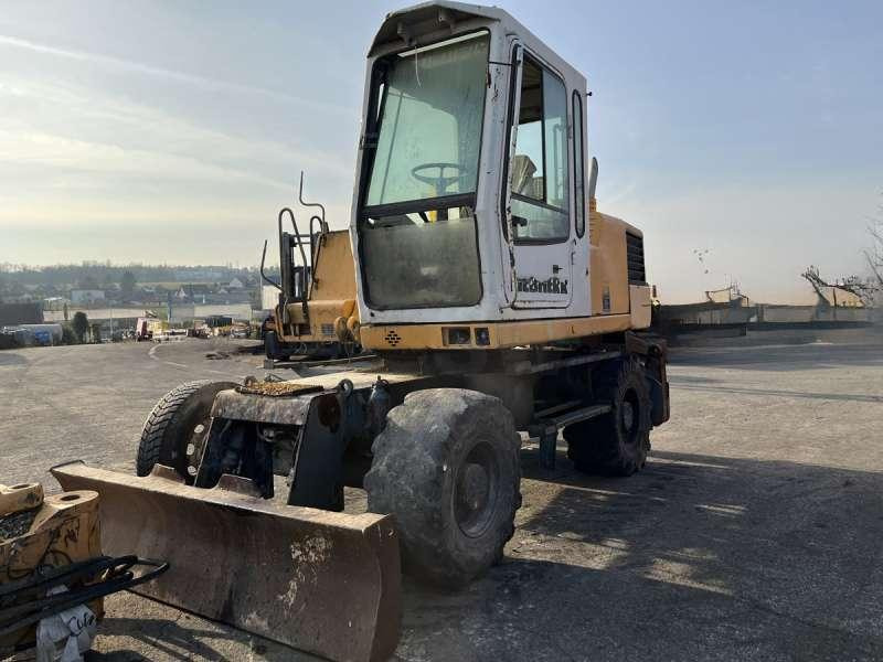 Kolesové rýpadlo Liebherr A316 - POUR PIECES: obrázek 15
