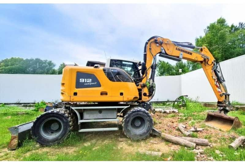 Liebherr A912 COMPACT - Kolesové rýpadlo: obrázek 2 Liebherr A912 COMPACT - Kolesové rýpadlo: obrázek 2