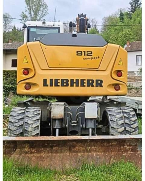 Liebherr A912 COMPACT - Kolesové rýpadlo: obrázek 4 Liebherr A912 COMPACT - Kolesové rýpadlo: obrázek 4