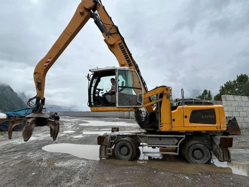 Liebherr LH30M LITRONIC - Překládkové rypadlo: obrázek 3 Liebherr LH30M LITRONIC - Překládkové rypadlo: obrázek 3