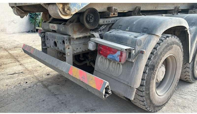 MAN TGS 35.460 8X4 - Hákový nosič kontejnerů: obrázek 4 MAN TGS 35.460 8X4 - Hákový nosič kontejnerů: obrázek 4