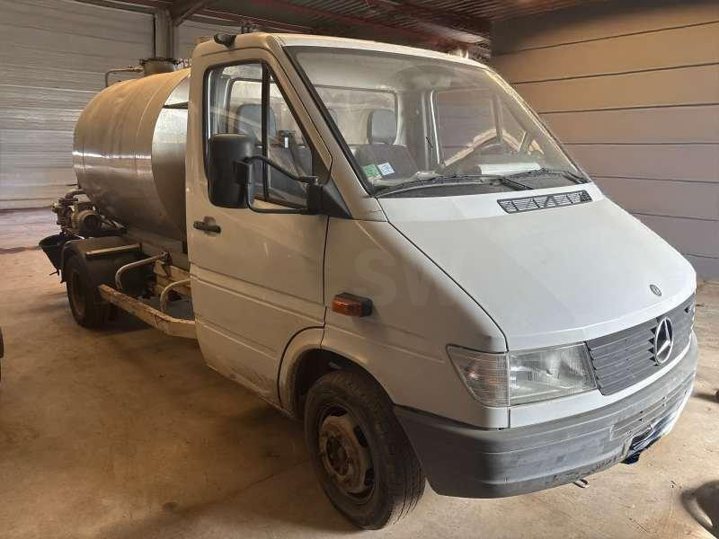 Mercedes 410 A EMULSION + TREMI GRAVILLON - Rozstřikovač živic: obrázek 1 Mercedes 410 A EMULSION + TREMI GRAVILLON - Rozstřikovač živic: obrázek 1