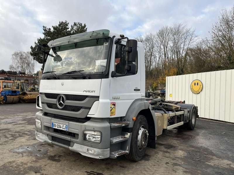 Mercedes AXOR 1833 - Hákový nosič kontejnerů: obrázek 2 Mercedes AXOR 1833 - Hákový nosič kontejnerů: obrázek 2