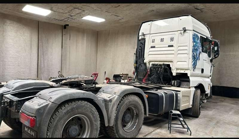 MAN TGX 33.480 - Tahač: obrázek 4 MAN TGX 33.480 - Tahač: obrázek 4