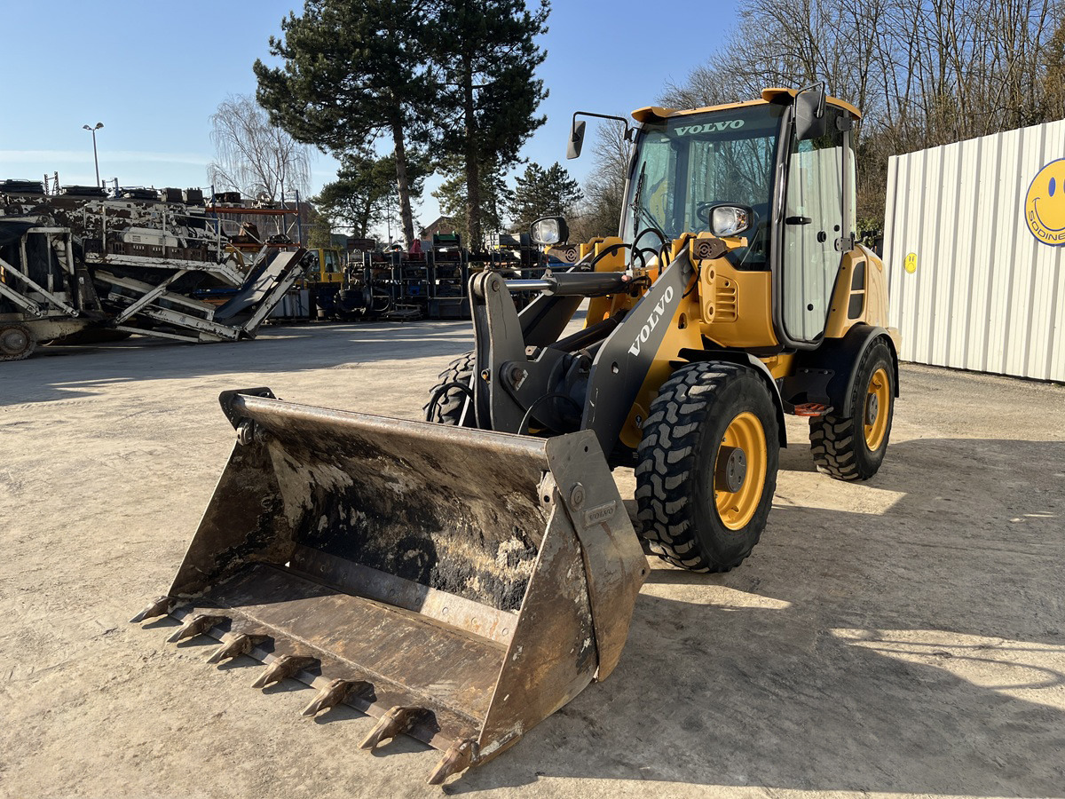 Volvo L28F - Kolový nakladač: obrázek 2 Volvo L28F - Kolový nakladač: obrázek 2