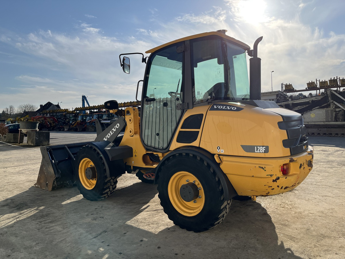 Volvo L28F - Kolový nakladač: obrázek 5 Volvo L28F - Kolový nakladač: obrázek 5