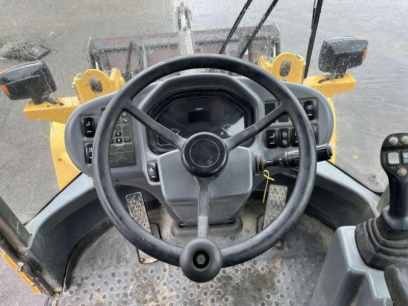 Kolový nakladač Volvo L30G: obrázek 41
