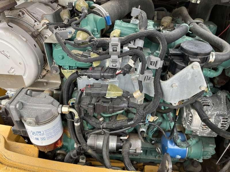 Kolový nakladač Volvo L30G: obrázek 31