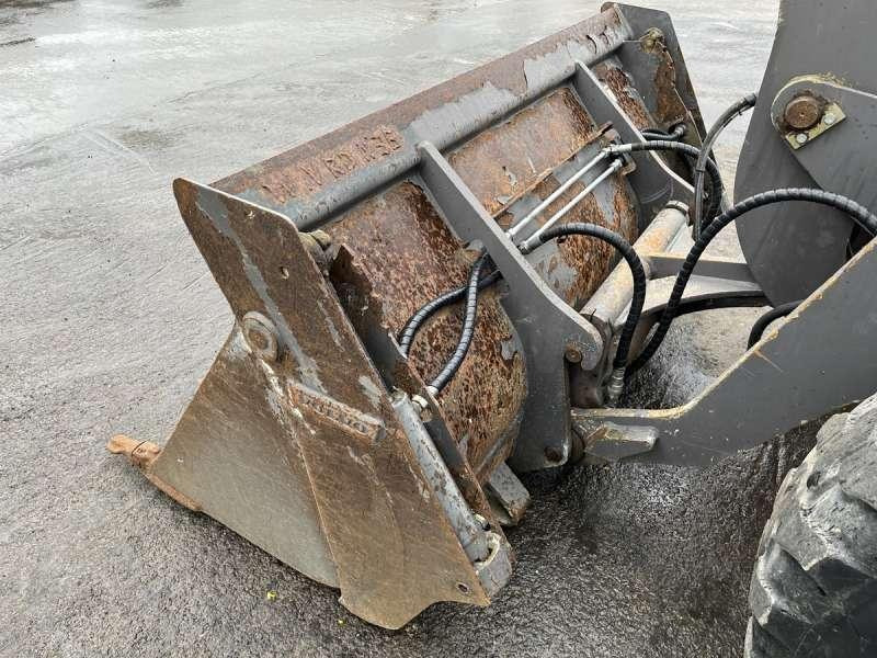 Kolový nakladač Volvo L30G: obrázek 12