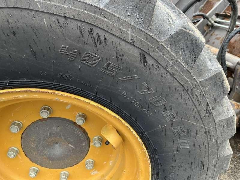 Kolový nakladač Volvo L30G: obrázek 26