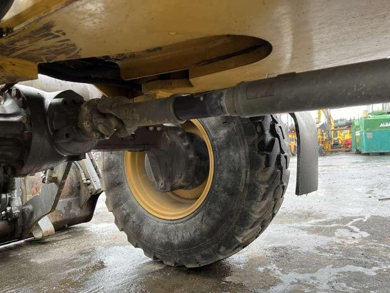 Kolový nakladač Volvo L30G: obrázek 21