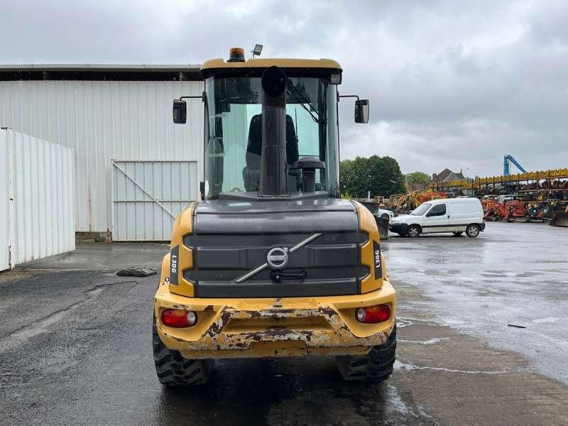 Kolový nakladač Volvo L30G: obrázek 10