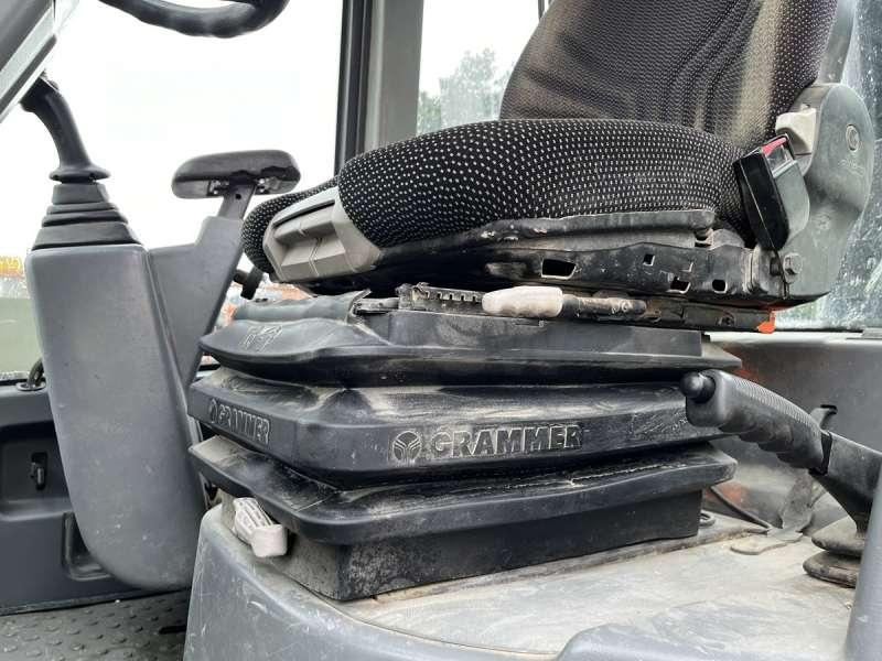 Kolový nakladač Volvo L30G: obrázek 39