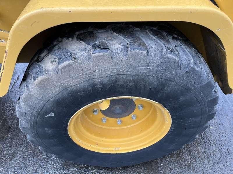 Kolový nakladač Volvo L30G: obrázek 23