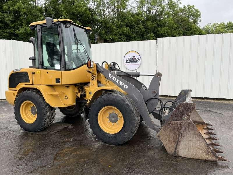 Kolový nakladač Volvo L30G: obrázek 47