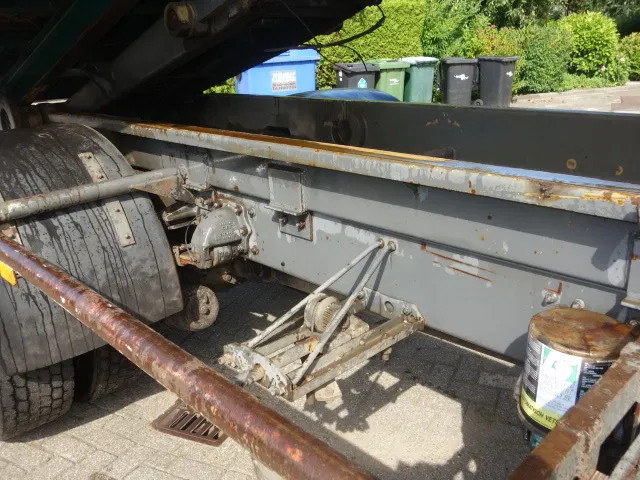 DAF 2300 TURBO HAAKSYSTEEMENPALFINKER KRAAN 9 TON - Auto s hydraulickou rukou: obrázek 5 DAF 2300 TURBO HAAKSYSTEEMENPALFINKER KRAAN 9 TON - Auto s hydraulickou rukou: obrázek 5