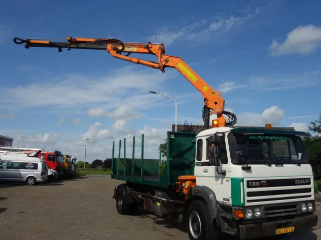 DAF 2300 TURBO HAAKSYSTEEMENPALFINKER KRAAN 9 TON - Auto s hydraulickou rukou: obrázek 4 DAF 2300 TURBO HAAKSYSTEEMENPALFINKER KRAAN 9 TON - Auto s hydraulickou rukou: obrázek 4