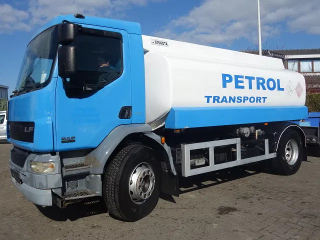 DAF LF 55.220 12000 LITER MANUAL GEARBOX - Cisternové vozidlo: obrázek 1 DAF LF 55.220 12000 LITER MANUAL GEARBOX - Cisternové vozidlo: obrázek 1