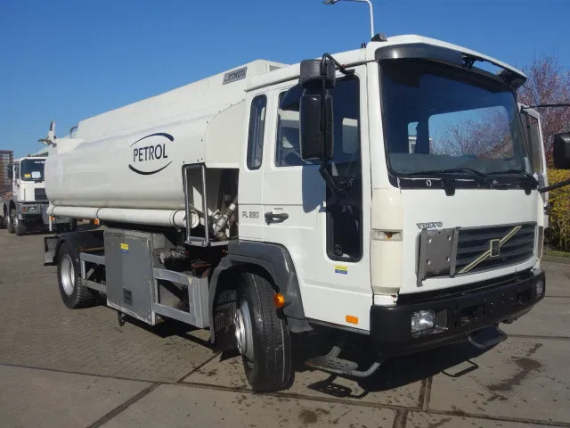 Volvo FL 240 220PK 12000 LITER STEELSPRINGS - Cisternové vozidlo: obrázek 1 Volvo FL 240 220PK 12000 LITER STEELSPRINGS - Cisternové vozidlo: obrázek 1