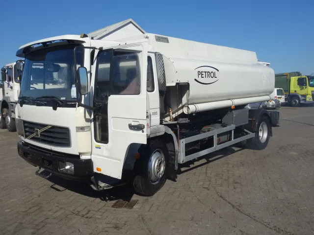 Volvo FL 240 220PK 12000 LITER STEELSPRINGS - Cisternové vozidlo: obrázek 2 Volvo FL 240 220PK 12000 LITER STEELSPRINGS - Cisternové vozidlo: obrázek 2
