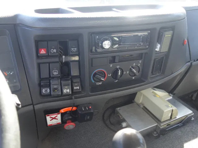 Cisternové vozidlo Volvo FL 240 220PK 12000 LITER STEELSPRINGS: obrázek 13