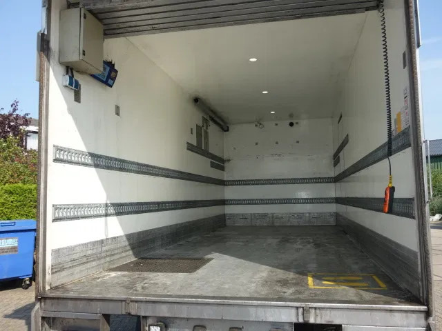 Volvo FL FL250 isothermic box - Skříňový nákladní auto: obrázek 4 Volvo FL FL250 isothermic box - Skříňový nákladní auto: obrázek 4