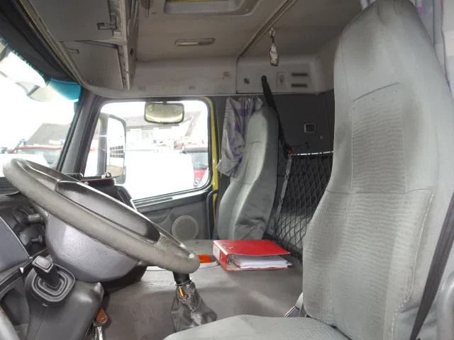 Volvo FM 12 18500liter tank,AIRCO,MANUAL GEARBOX - Cisternové vozidlo: obrázek 5 Volvo FM 12 18500liter tank,AIRCO,MANUAL GEARBOX - Cisternové vozidlo: obrázek 5