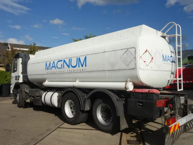 Volvo FM 250 STEELSPRINGS 18000LITERTANK MANUALE FUEL PUMP - Cisternové vozidlo: obrázek 2 Volvo FM 250 STEELSPRINGS 18000LITERTANK MANUALE FUEL PUMP - Cisternové vozidlo: obrázek 2