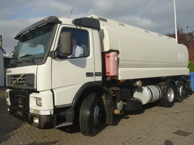 Volvo FM 360 18000 LITER,MANUALPOMP,MANUALCOUNTER - Cisternové vozidlo: obrázek 2 Volvo FM 360 18000 LITER,MANUALPOMP,MANUALCOUNTER - Cisternové vozidlo: obrázek 2