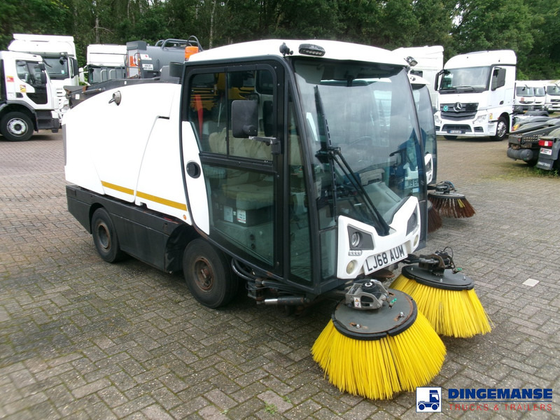 Johnston C202 compact street sweeper - Zametací vůz: obrázek 2 Johnston C202 compact street sweeper - Zametací vůz: obrázek 2