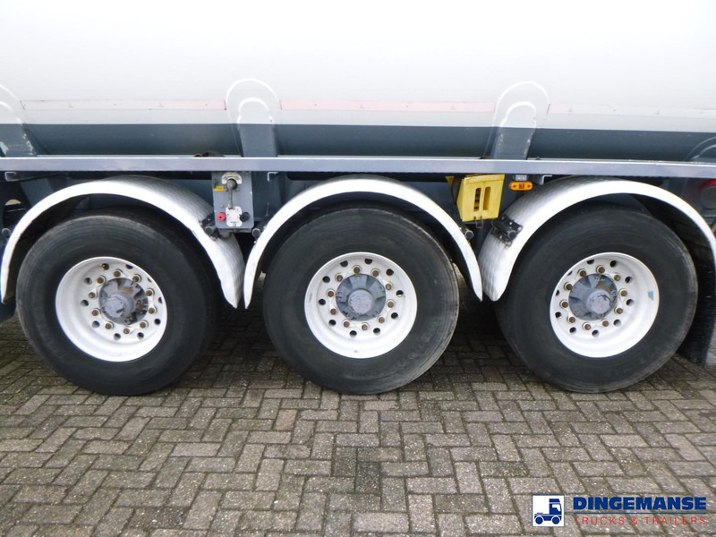 LAG Fuel tank alu 44.4 m3 / 6 comp + pump - Cisternový přívěs: obrázek 5 LAG Fuel tank alu 44.4 m3 / 6 comp + pump - Cisternový přívěs: obrázek 5