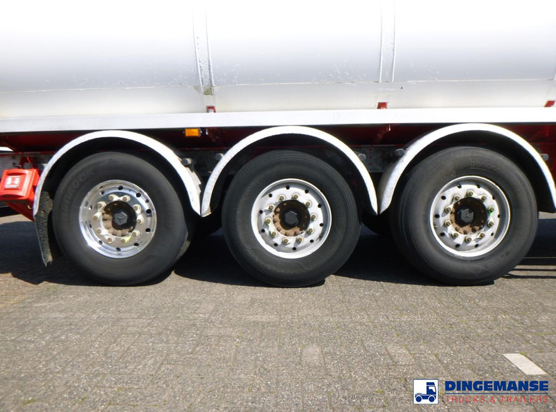 Lakeland Fuel tank alu 42.8 m3 / 6 comp - Cisternový návěs: obrázek 5 Lakeland Fuel tank alu 42.8 m3 / 6 comp - Cisternový návěs: obrázek 5