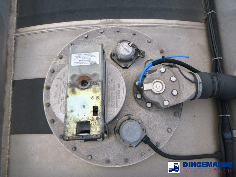 Cisternový návěs Lakeland Fuel tank alu 42.8 m3 / 6 comp + pump: obrázek 11 Cisternový návěs Lakeland Fuel tank alu 42.8 m3 / 6 comp + pump: obrázek 11