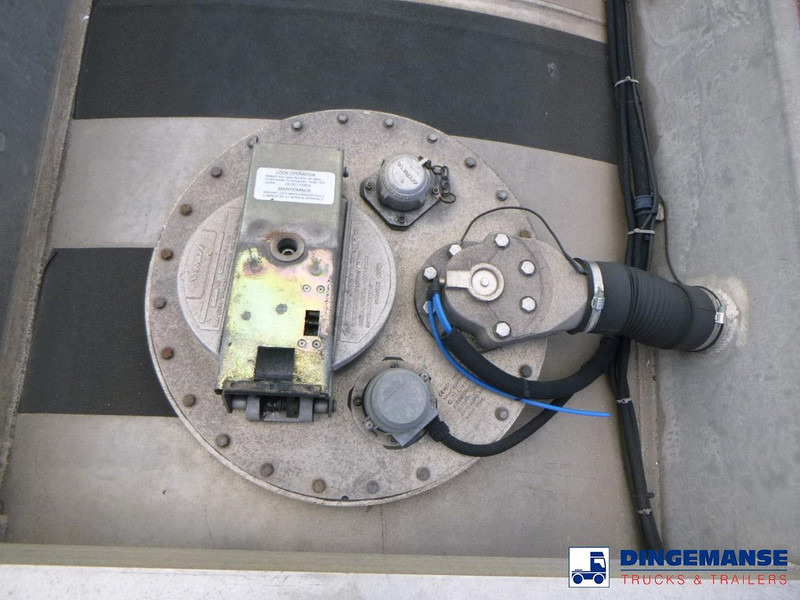 Cisternový návěs Lakeland Fuel tank alu 42.8 m3 / 6 comp + pump: obrázek 9 Cisternový návěs Lakeland Fuel tank alu 42.8 m3 / 6 comp + pump: obrázek 9