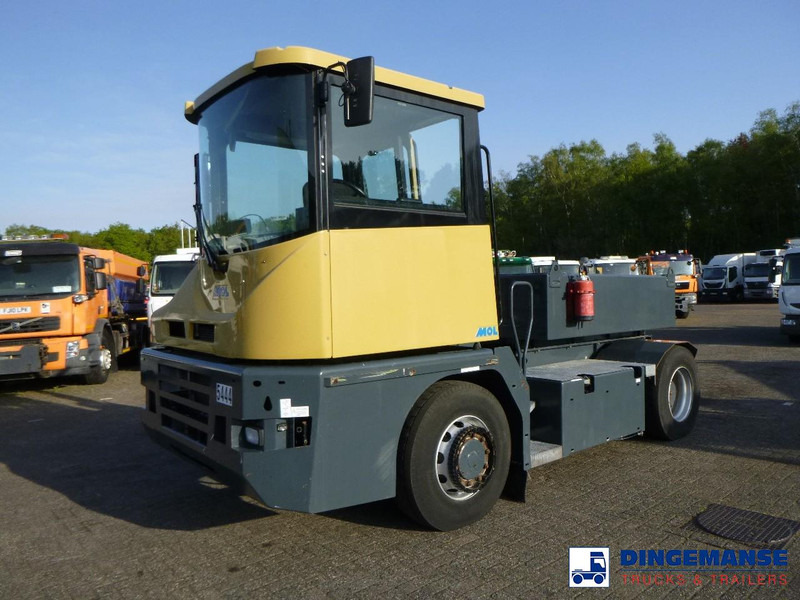 MOL RM 255 4X4 terminal drawbar tractor 150 ton - Terminálový traktor: obrázek 1 MOL RM 255 4X4 terminal drawbar tractor 150 ton - Terminálový traktor: obrázek 1