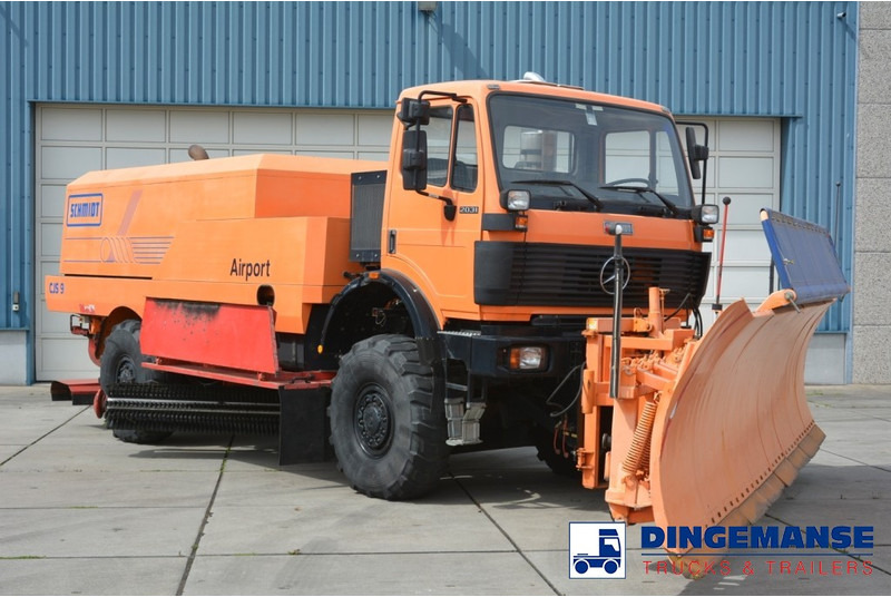 Mercedes-Benz SK 2031 4x4x4 Schmidt CJS9 airport sweeper snow plough - Vozidlo pro zimní údržbu: obrázek 1 Mercedes-Benz SK 2031 4x4x4 Schmidt CJS9 airport sweeper snow plough - Vozidlo pro zimní údržbu: obrázek 1