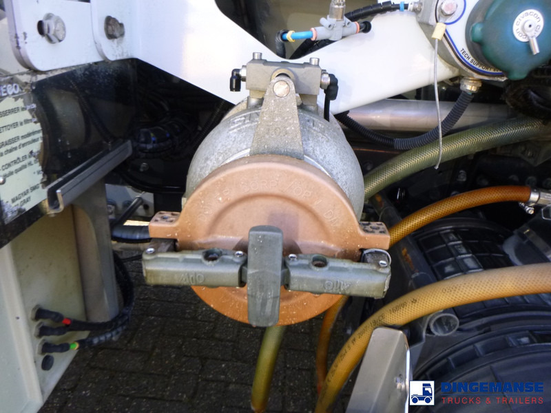 Renault Premium 270 dxi 4x2 fuel tank 13.3 m3 / 4 comp leasing Renault Premium 270 dxi 4x2 fuel tank 13.3 m3 / 4 comp: obrázek 12