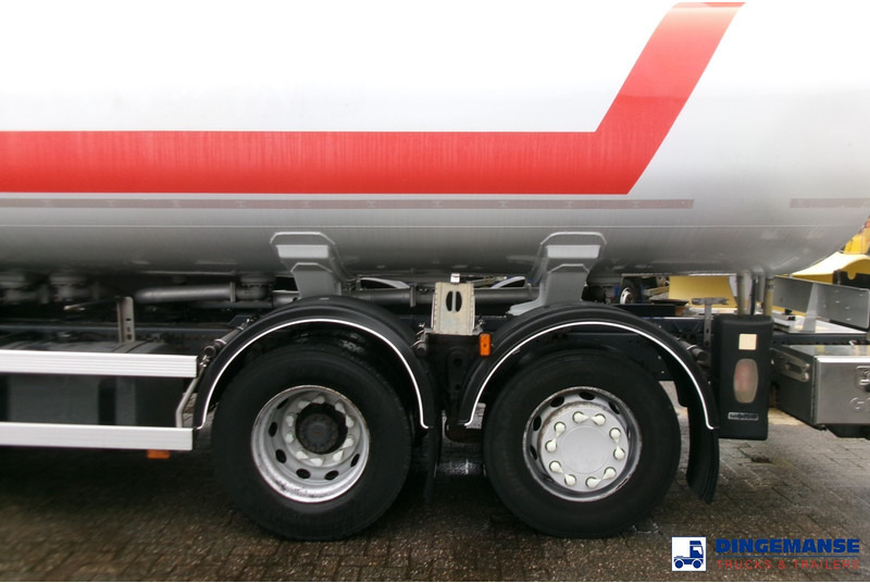 Renault Premium 370 dxi 6x2 fuel tank 18.5 m3 / 5 comp / ADR 31/08/24 - Cisternové vozidlo: obrázek 5 Renault Premium 370 dxi 6x2 fuel tank 18.5 m3 / 5 comp / ADR 31/08/24 - Cisternové vozidlo: obrázek 5