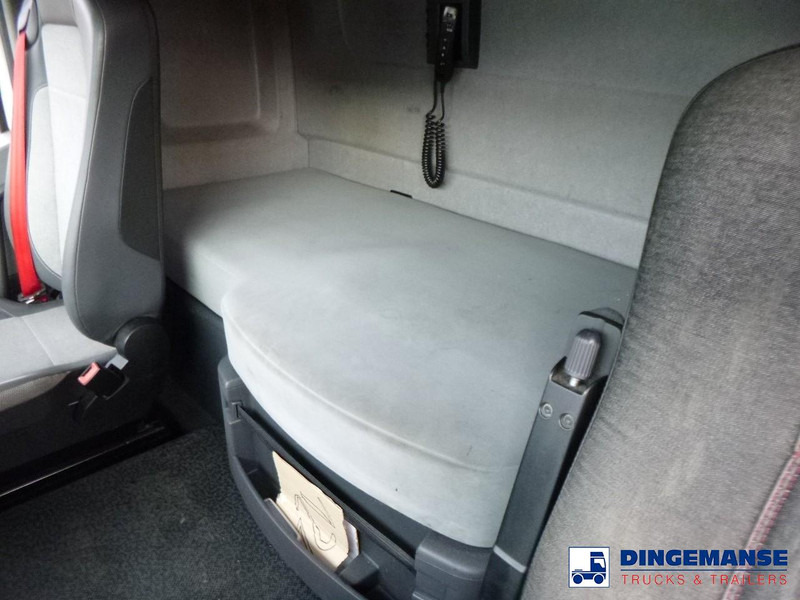 Tahač Renault T 460 4x2 Euro 6 + Retarder & ADR: obrázek 13 Tahač Renault T 460 4x2 Euro 6 + Retarder & ADR: obrázek 13