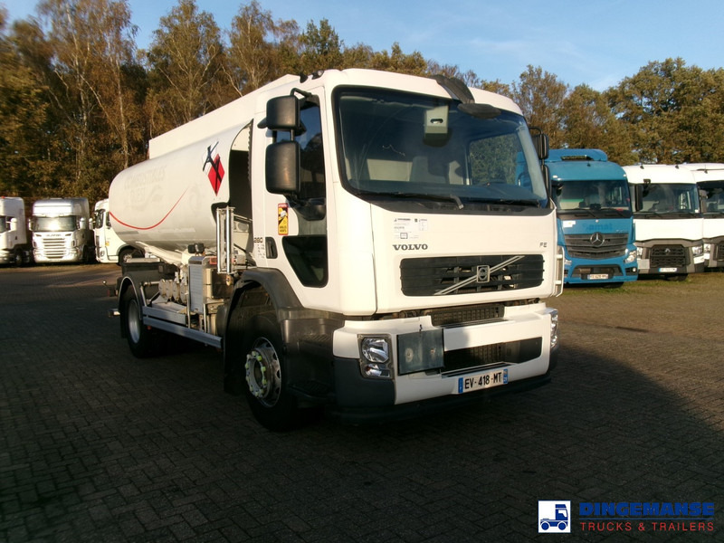 Volvo FE 280 4x2 fuel tank 13.3 m3 / 4 comp - Cisternové vozidlo: obrázek 2 Volvo FE 280 4x2 fuel tank 13.3 m3 / 4 comp - Cisternové vozidlo: obrázek 2
