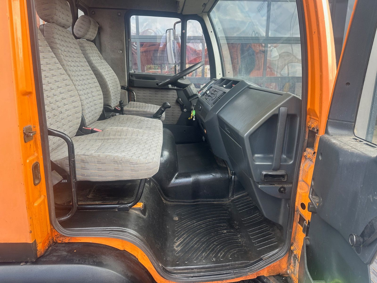 MAN 8.163 Pritsche - Nákladní automobil valníkový/ Plošinový: obrázek 5 MAN 8.163 Pritsche - Nákladní automobil valníkový/ Plošinový: obrázek 5