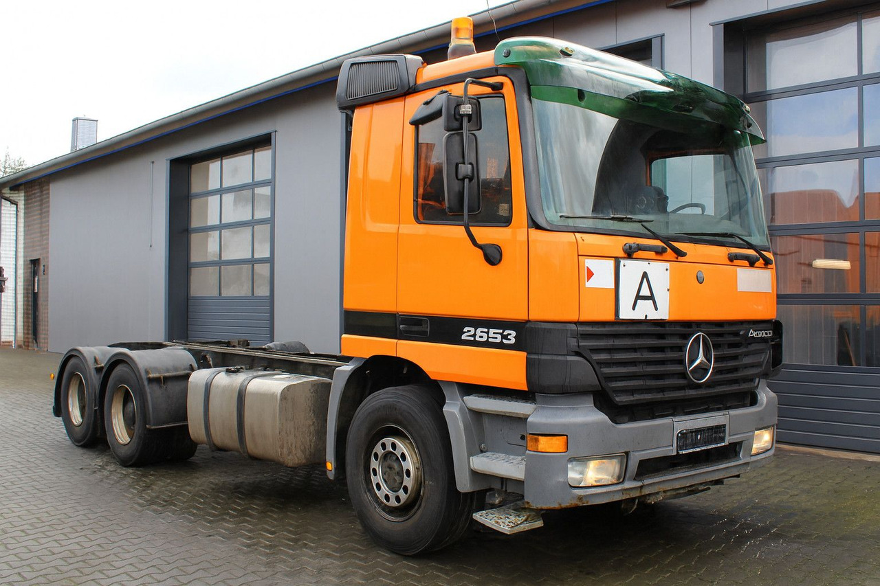 Mercedes-Benz Actros 2653 V8 6x4 Blatt-Luft EPS *clutch* - Podvozek s kabinou: obrázek 1 Mercedes-Benz Actros 2653 V8 6x4 Blatt-Luft EPS *clutch* - Podvozek s kabinou: obrázek 1