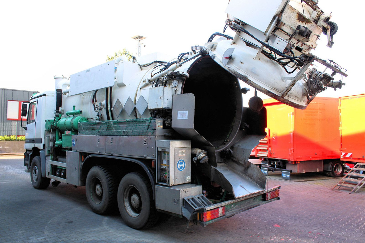 Mercedes-Benz Actros 3335 6x4 Kroll 13m³ HD-Kombi ADR/GGVS V2A - Čistič odpadových jam: obrázek 2 Mercedes-Benz Actros 3335 6x4 Kroll 13m³ HD-Kombi ADR/GGVS V2A - Čistič odpadových jam: obrázek 2