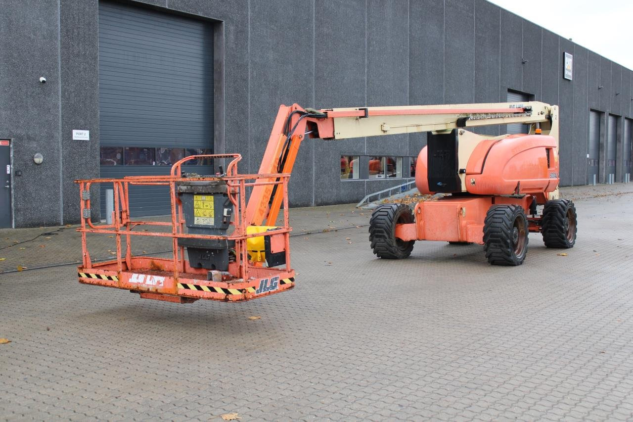 JLG 800AJ - Kloubová plošina: obrázek 3 JLG 800AJ - Kloubová plošina: obrázek 3
